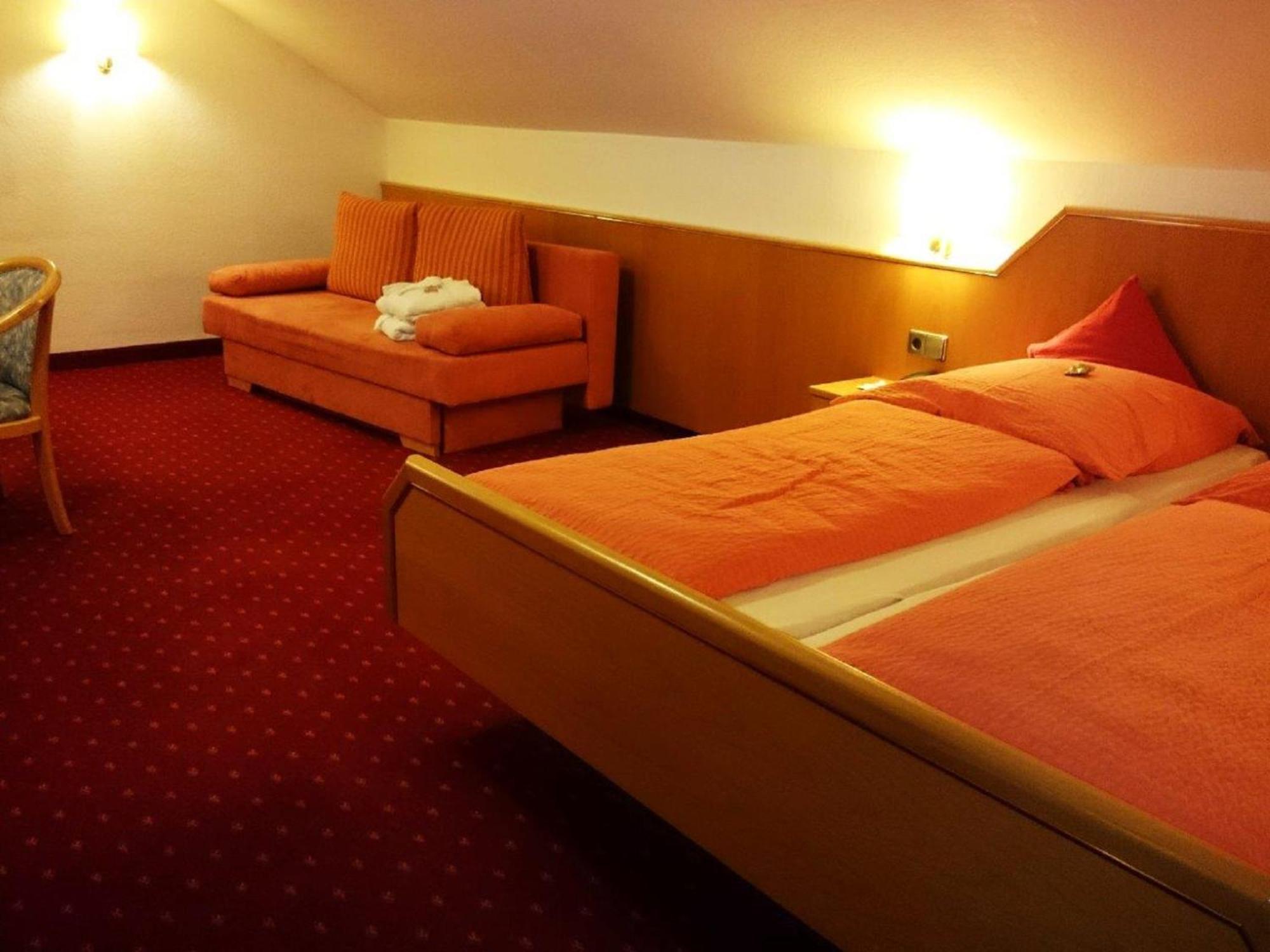 Hotel Goldbächel Wachenheim an der Weinstraße Exterior foto